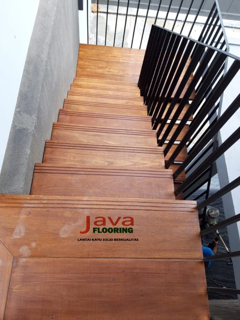 Trap tangga Java Flooring